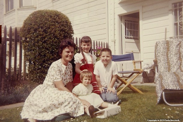 1962_06_Anita Phillips house, 879 28th Avenue, San Francisco_Mom, Janine, Marc, Paula